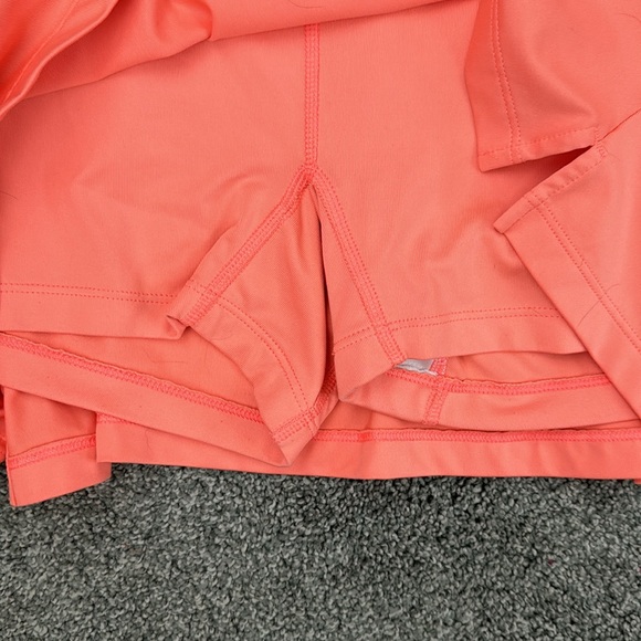 Nike tennis/golf skirt, dri-fit size Large no pockets in biker shorts - Picture 3 of 4